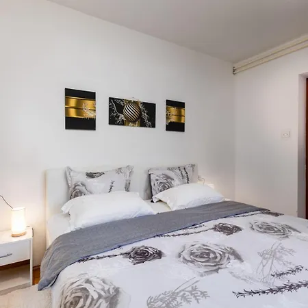 Zoric Apartment